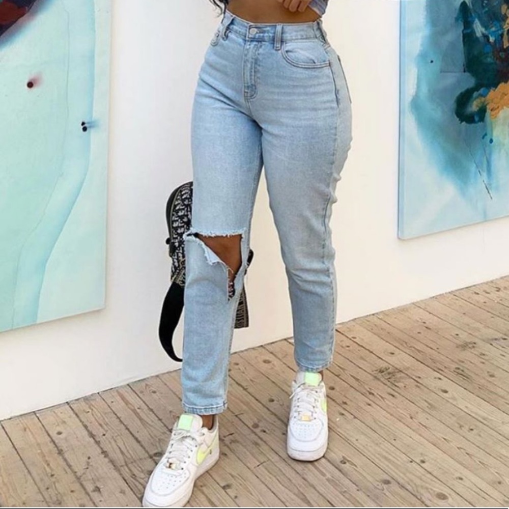 Ootd fash high rise mom jeans.